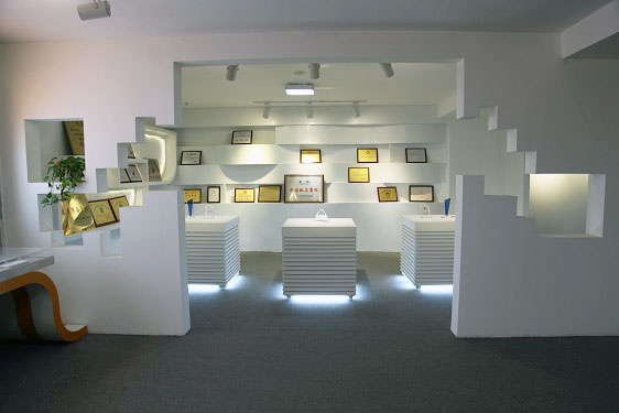 東岳機(jī)械集團(tuán)榮譽(yù)墻